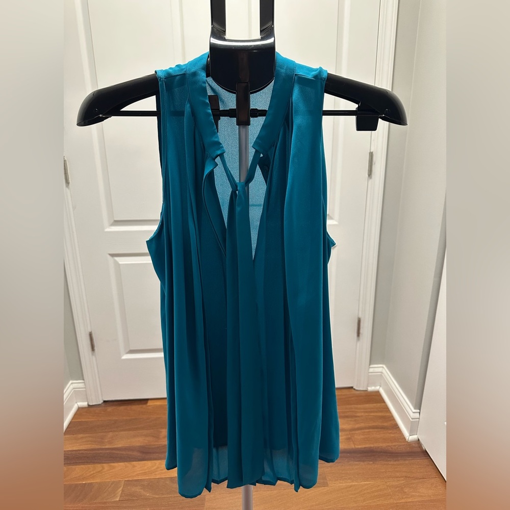Worthington Teal Sleeveless Pleated Tie-Neck Blouse